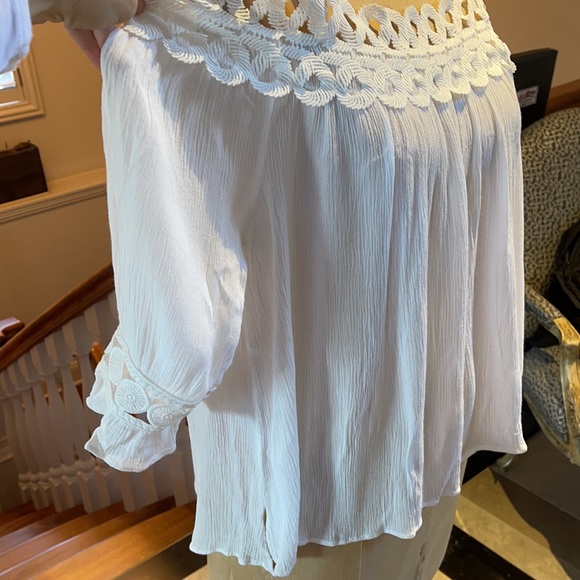 Moon River peasant top. - Picture 2 of 4